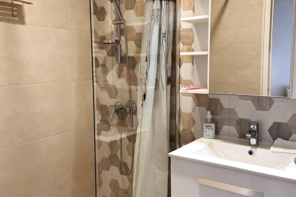 Le Saint-Amour Appartement Classe 2 Etoiles ภายนอก รูปภาพ